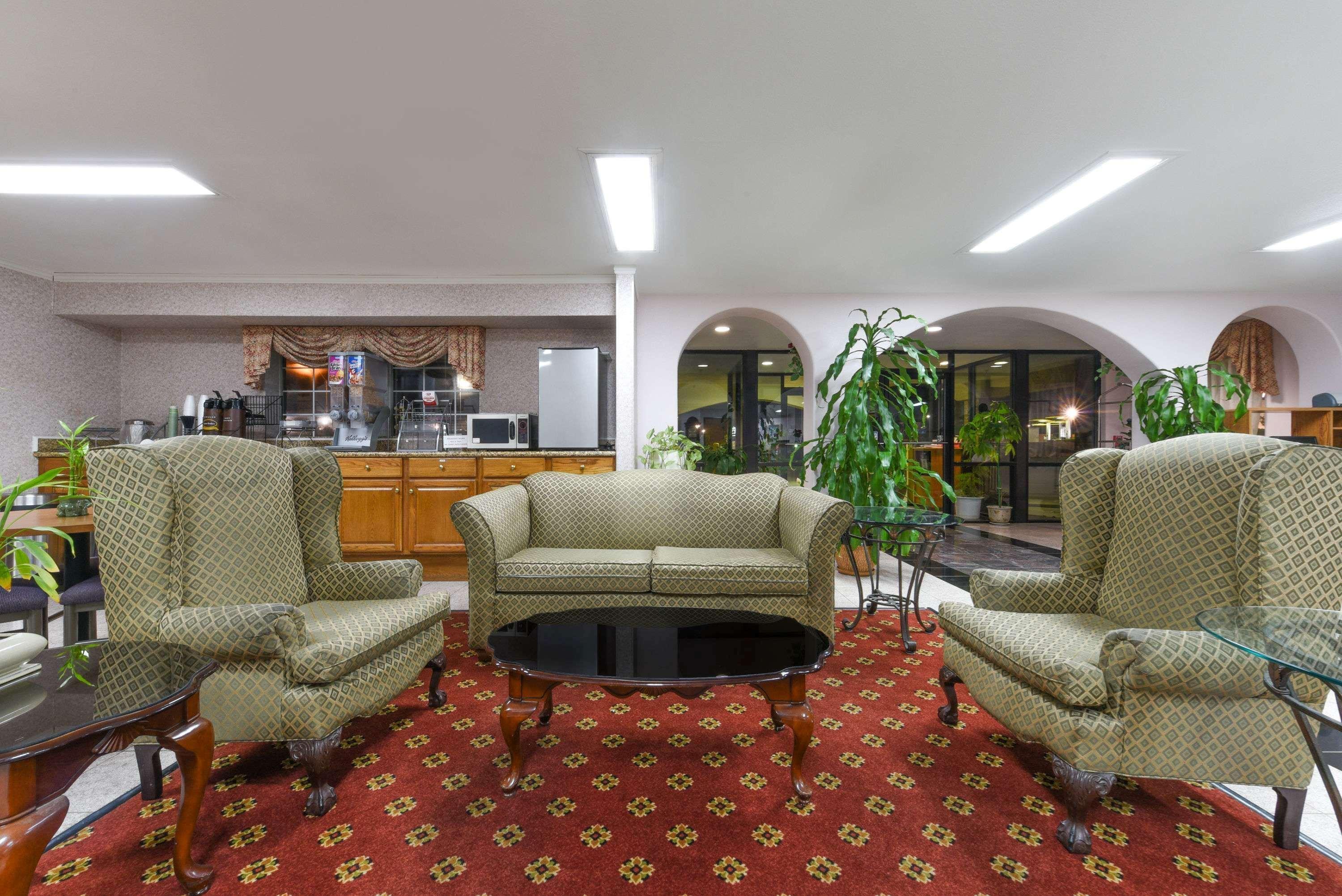 Super 8 By Wyndham Worth Area Hotel